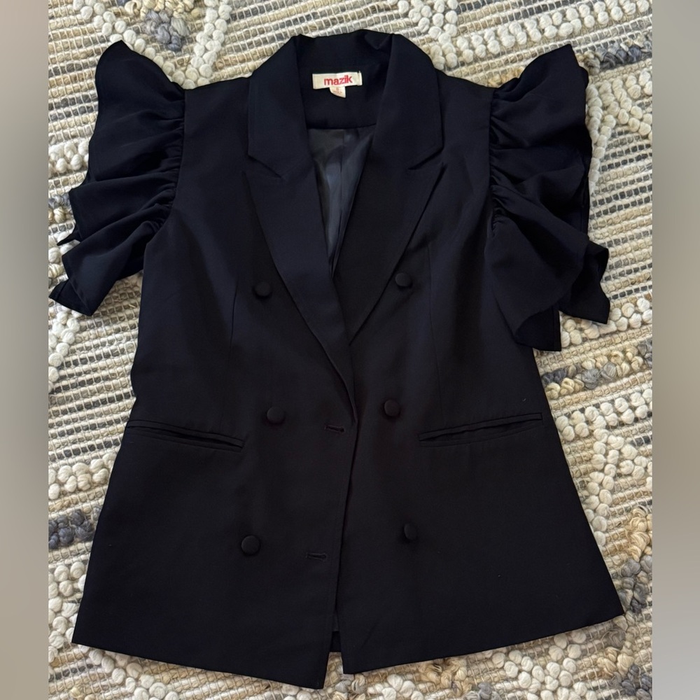 Mazik Ruffled Shoulder Vest - Picture 4 of 8